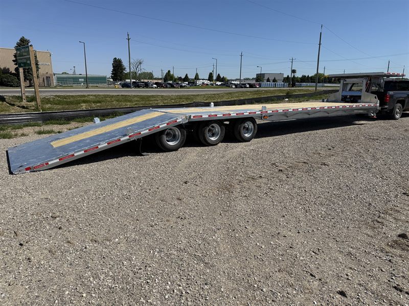 2027 Triumph TRI102x43'-12k Gooseneck Dovetail for sale